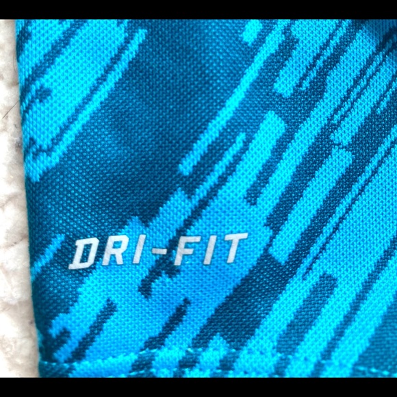 3/$25! NIKE Performance Half-Zip - Picture 4 of 7